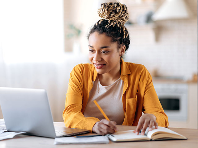 Student reviewing course offerings